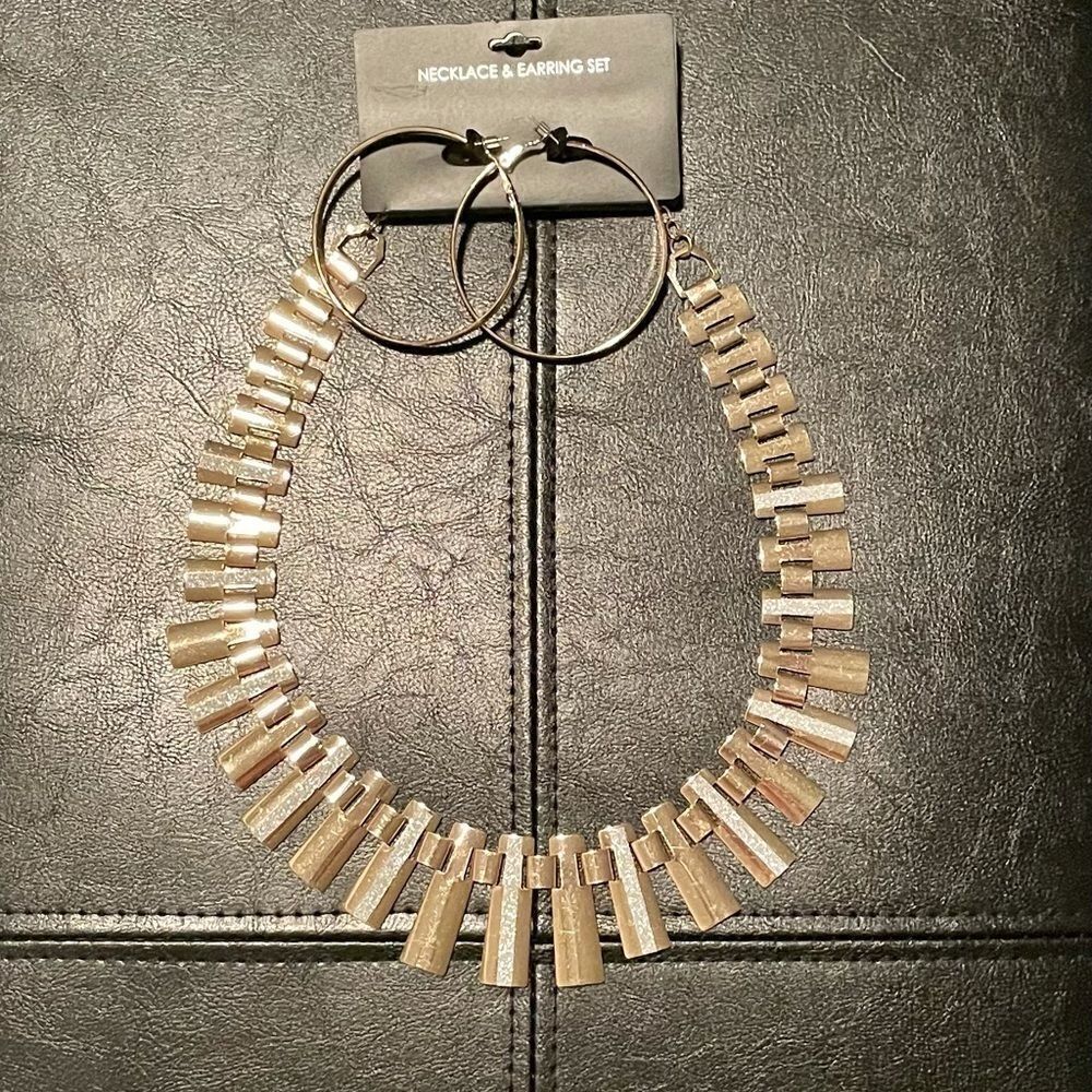 NWT Fashion Necklace & Earrings Set